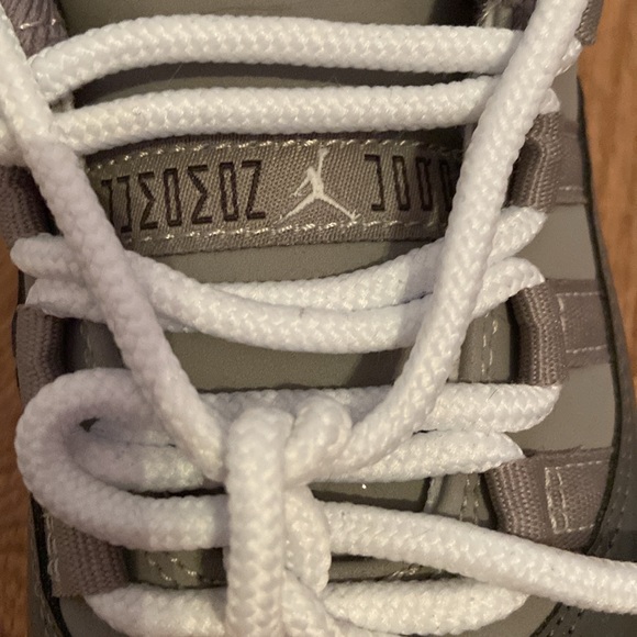 Jordan 11’s low top retro cool grays, size 6.5 in women’s - Picture 3 of 8